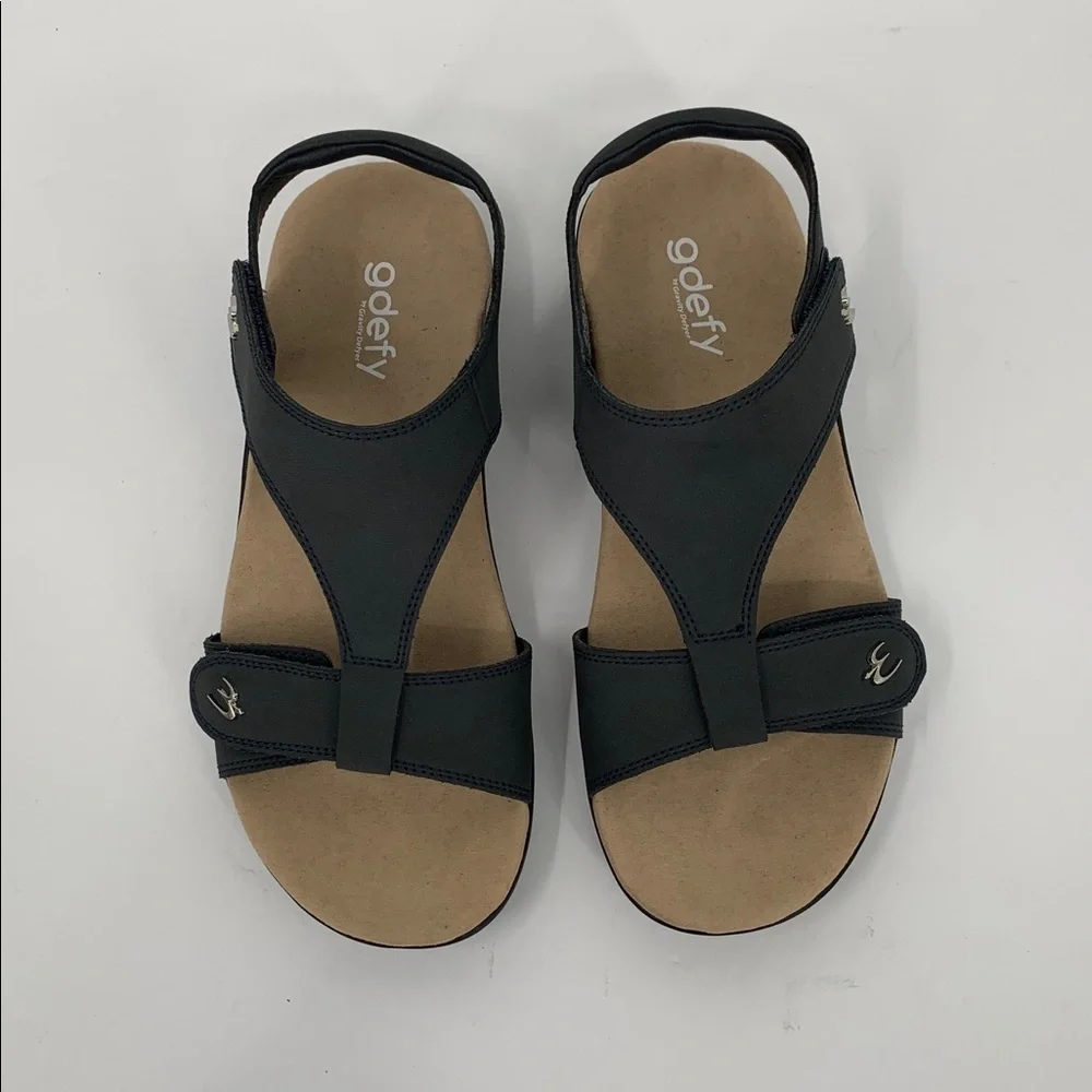 Gdefy Dyfor t-strap comfort sandals strap Gravity Defying leather black new 9